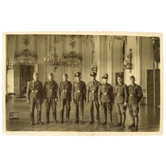 Soldaten Luftwaffe in der Schloss Schönbrunn 1940. Espenlaub militaria